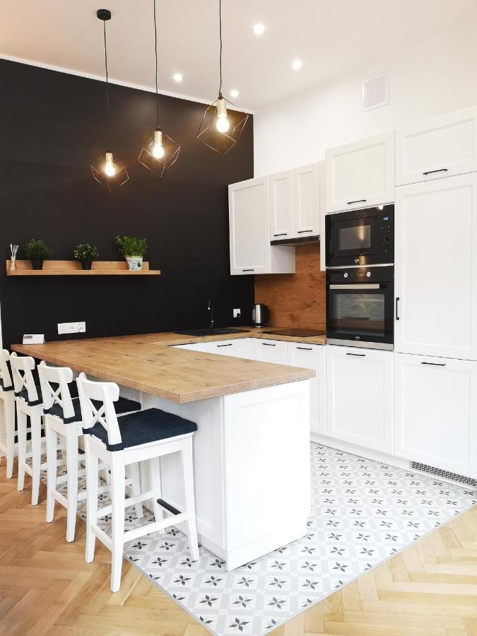 Victoria Apartment Гливице Экстерьер фото