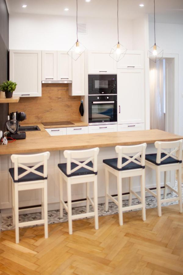 Victoria Apartment Гливице Экстерьер фото